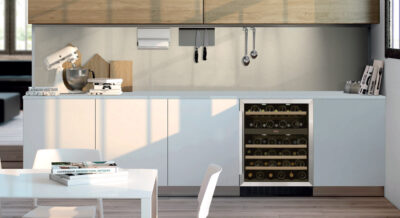 CAVE A VIN ENCASTRABLE SOUS PLAN ET RMOIRE